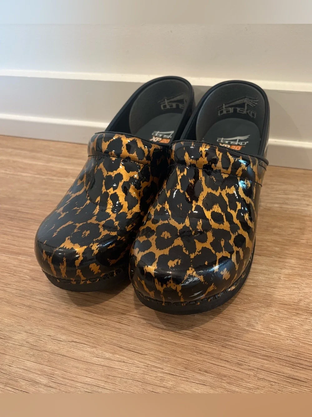 Dansko XP 2.0 Leopard Animal Print Professional Clogs EU 39 = US 8.5/9 Women’s - Picture 13 of 16